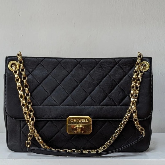Authentic Chanel chic with me flap shoulder bag - Picture 1 of 11
